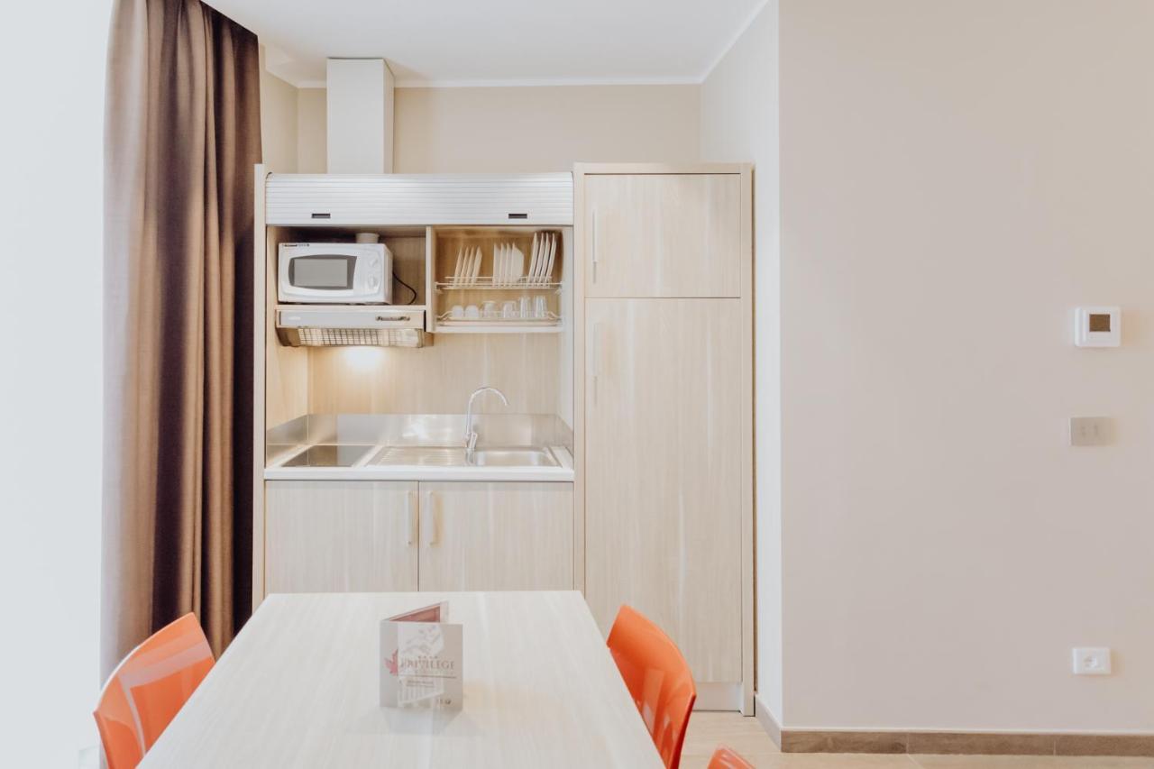 พรีวิเลจ อพาร์ตเมนต์ Aparthotel วิแมร์คาเต ภายนอก รูปภาพ