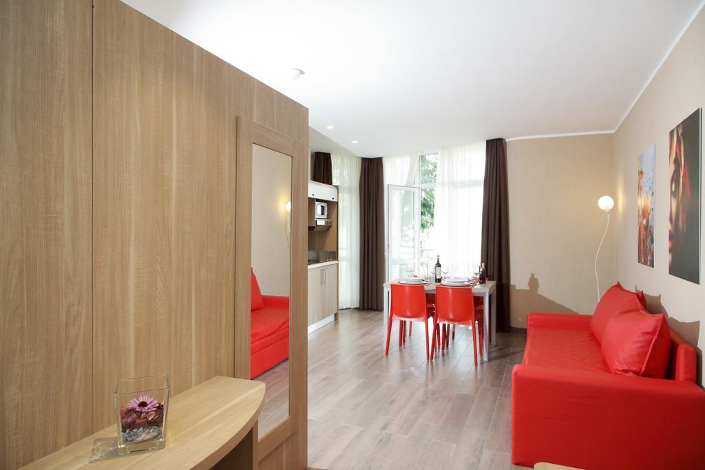 พรีวิเลจ อพาร์ตเมนต์ Aparthotel วิแมร์คาเต ภายนอก รูปภาพ