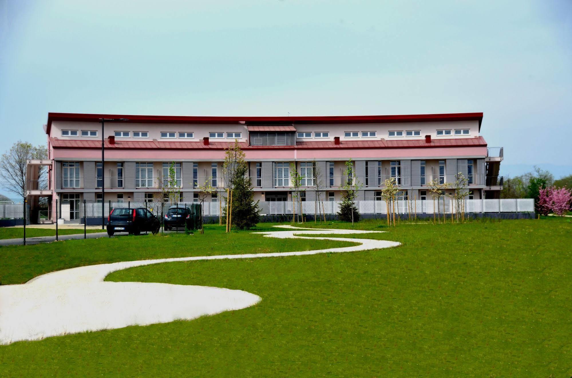 พรีวิเลจ อพาร์ตเมนต์ Aparthotel วิแมร์คาเต ภายนอก รูปภาพ