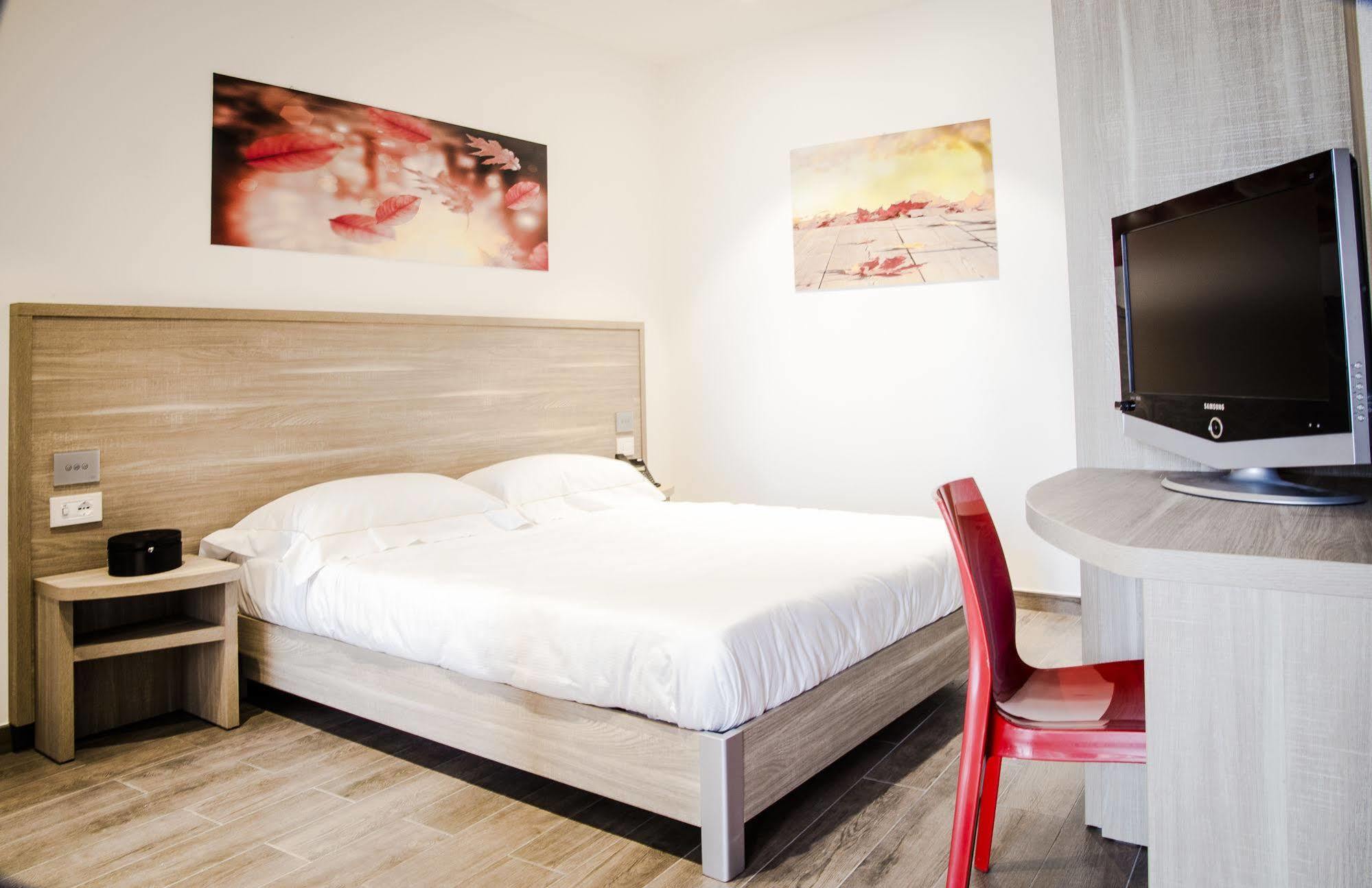 พรีวิเลจ อพาร์ตเมนต์ Aparthotel วิแมร์คาเต ภายนอก รูปภาพ