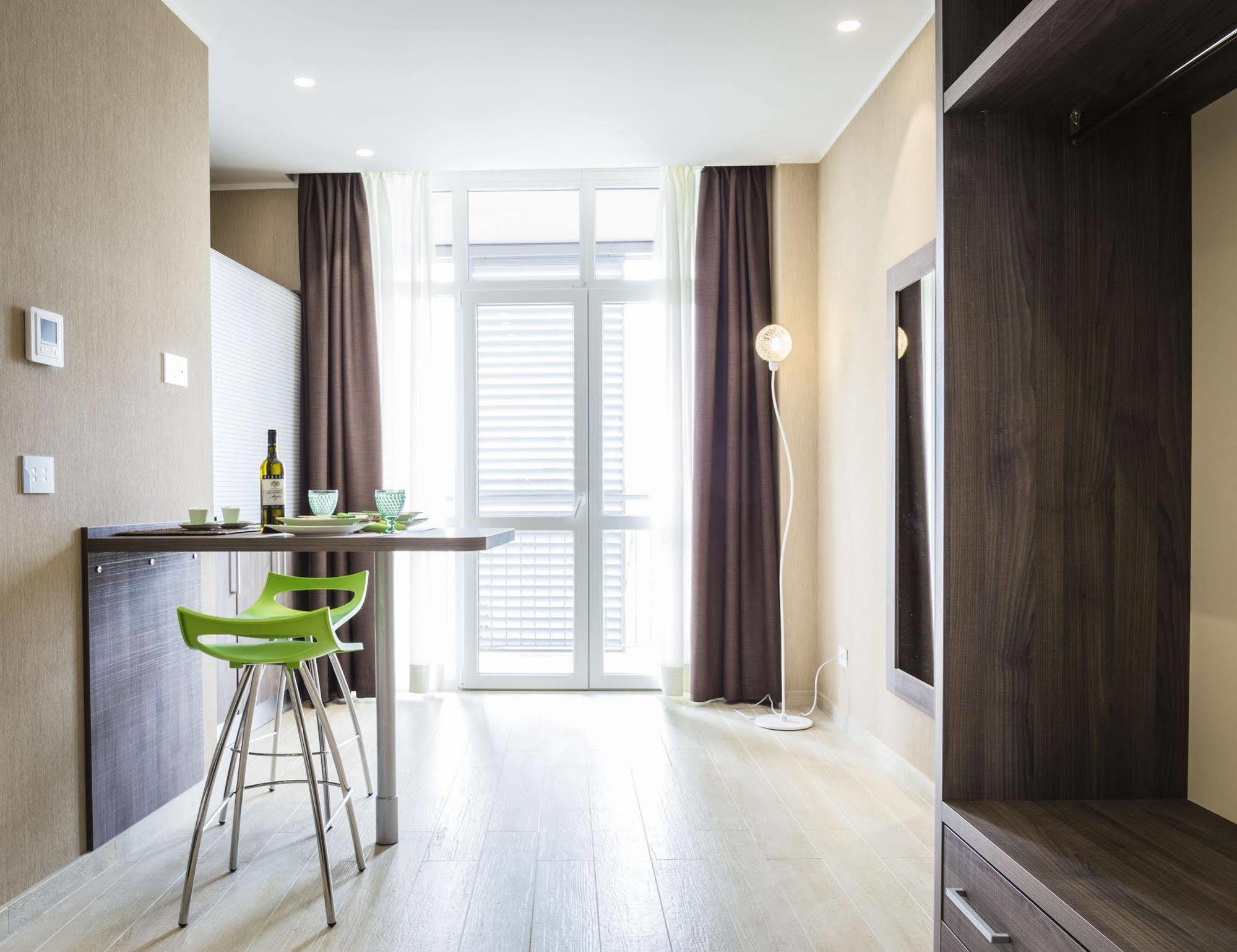 พรีวิเลจ อพาร์ตเมนต์ Aparthotel วิแมร์คาเต ภายนอก รูปภาพ