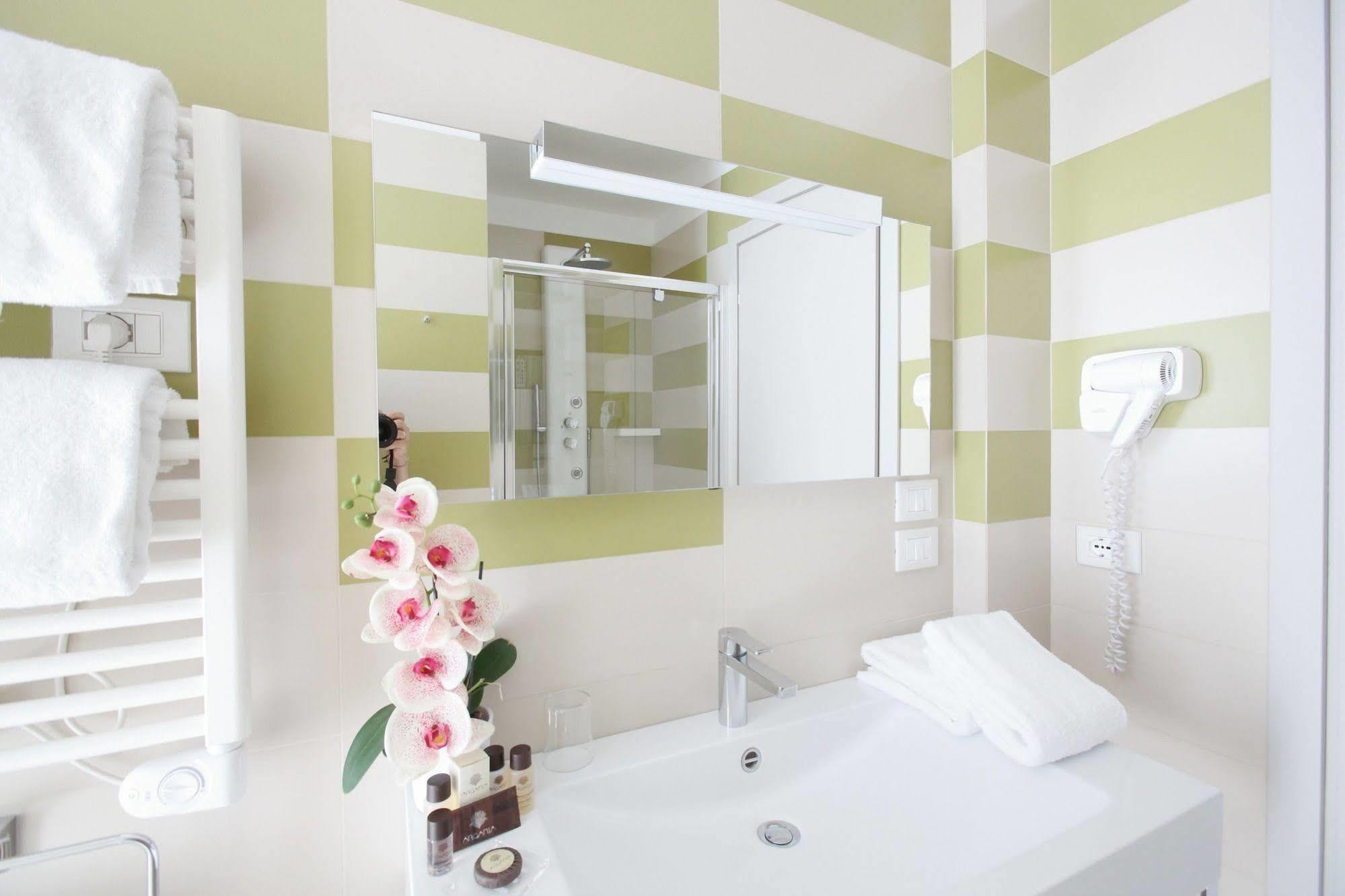 พรีวิเลจ อพาร์ตเมนต์ Aparthotel วิแมร์คาเต ภายนอก รูปภาพ