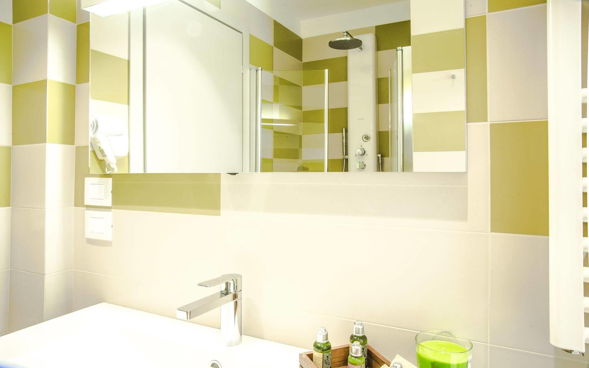 พรีวิเลจ อพาร์ตเมนต์ Aparthotel วิแมร์คาเต ภายนอก รูปภาพ