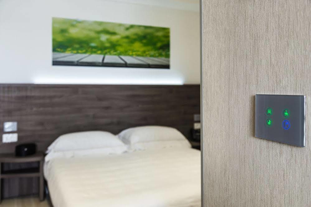 พรีวิเลจ อพาร์ตเมนต์ Aparthotel วิแมร์คาเต ภายนอก รูปภาพ